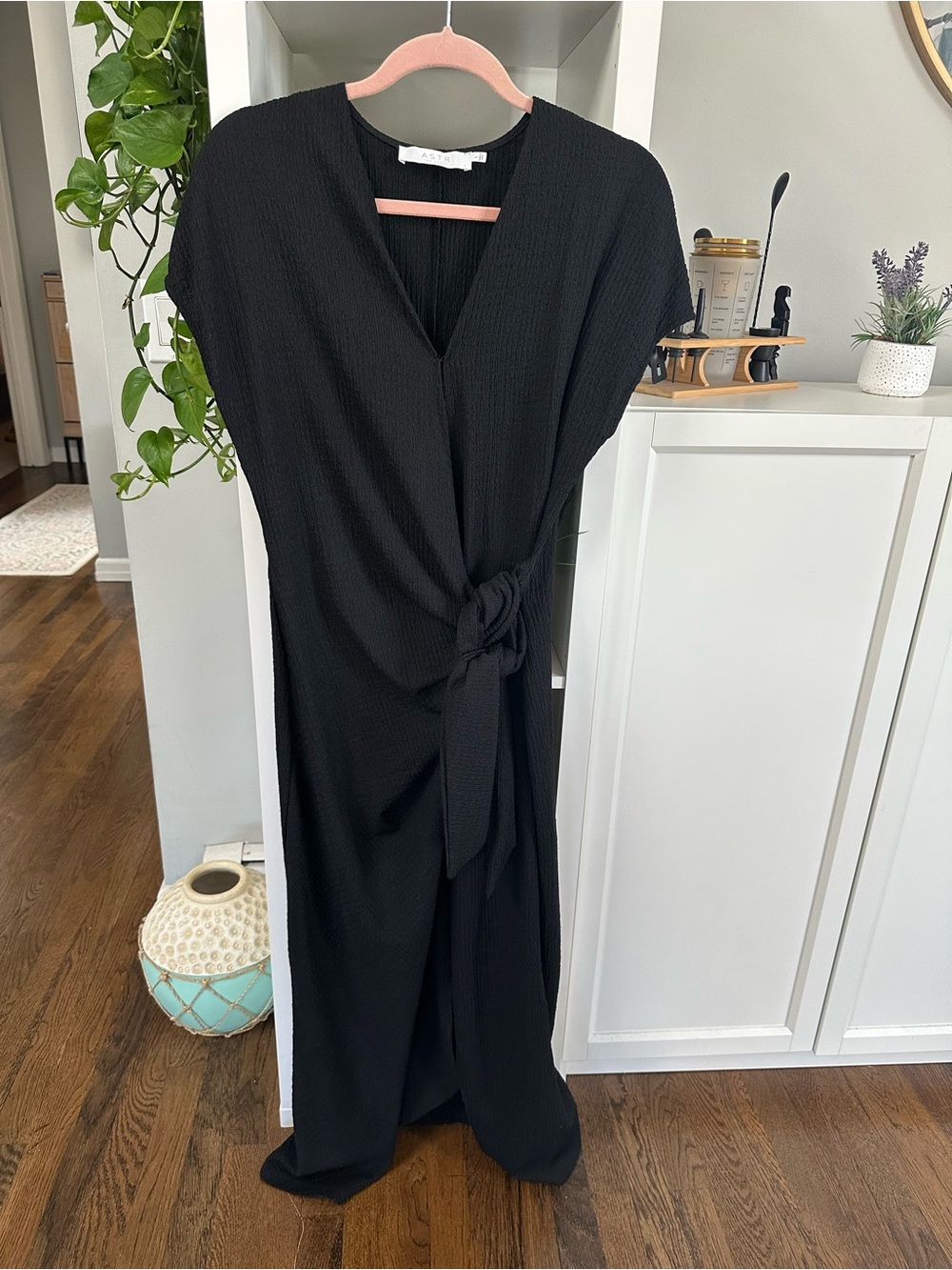 Astr Black Textured V-Neck Maxi Dress
